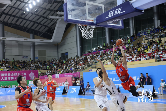 篮球小组赛落幕,强队悉数晋级 篮球小组赛落幕,强队悉数晋级