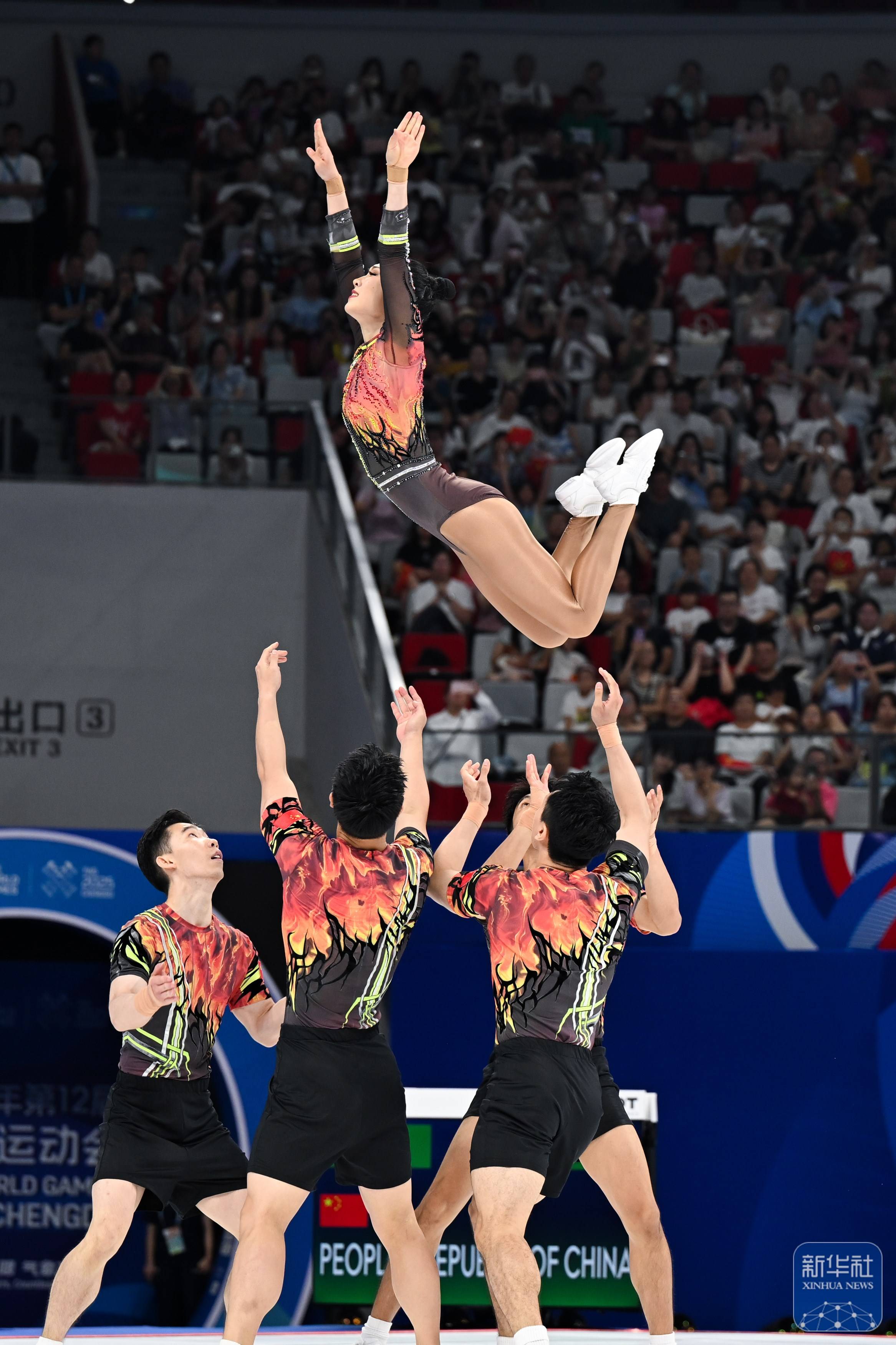 体操再创历史,冠军实至名归 体操再创历史,冠军实至名归