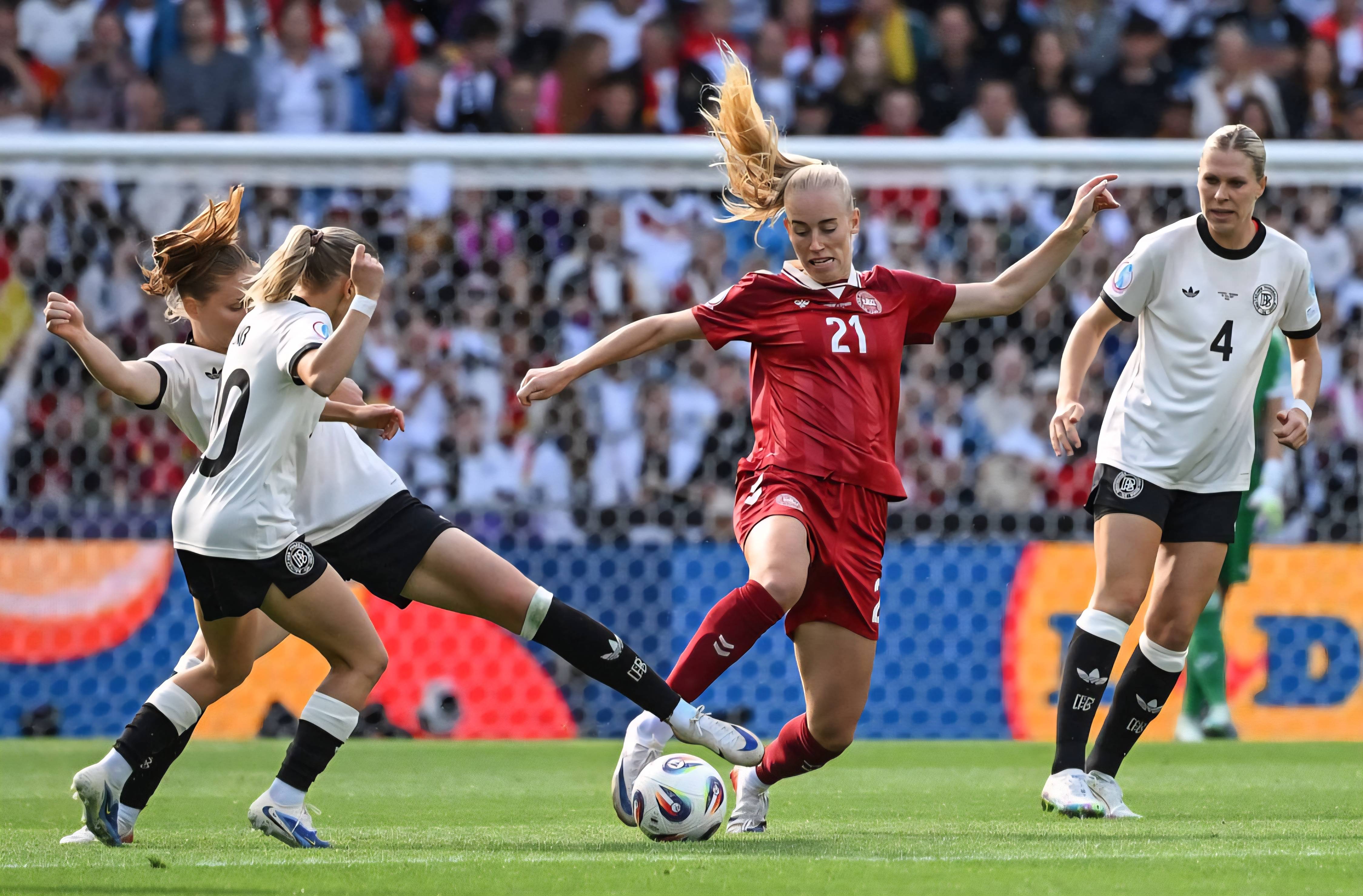 德国队鏖战波兰队,波尔刷新纪录 德国队鏖战波兰队,波尔刷新纪录