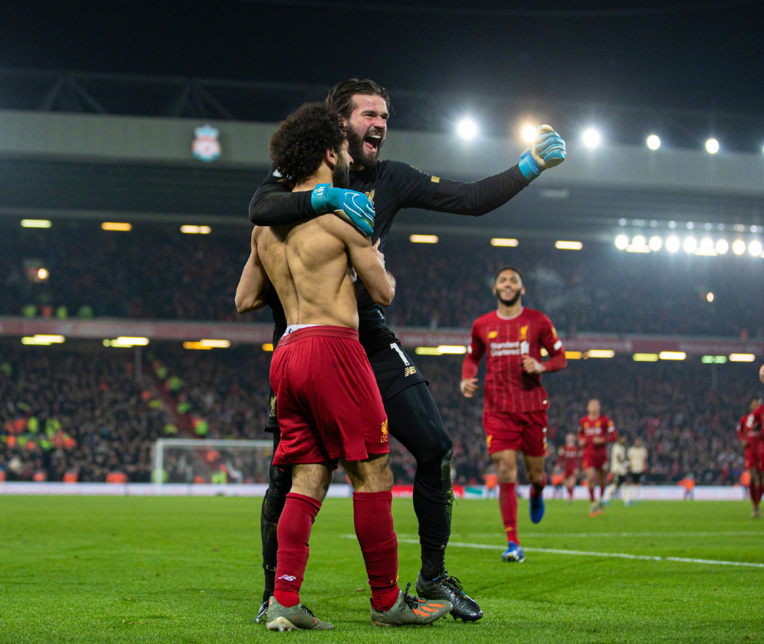 阿森纳横扫AC米兰，萨拉赫刷新纪录