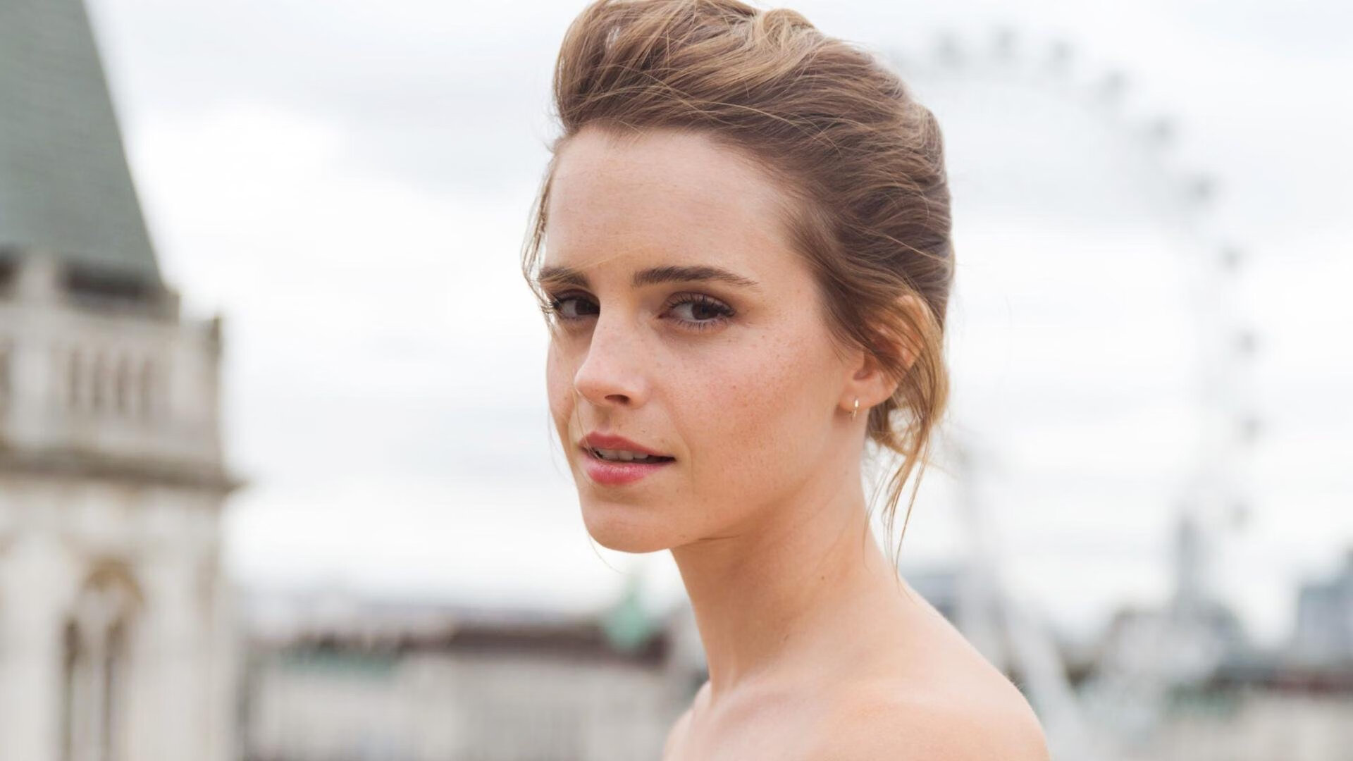 皮克转身，克罗地亚的叹息—当巴萨的黄昏战神照亮贝蒂斯之夜