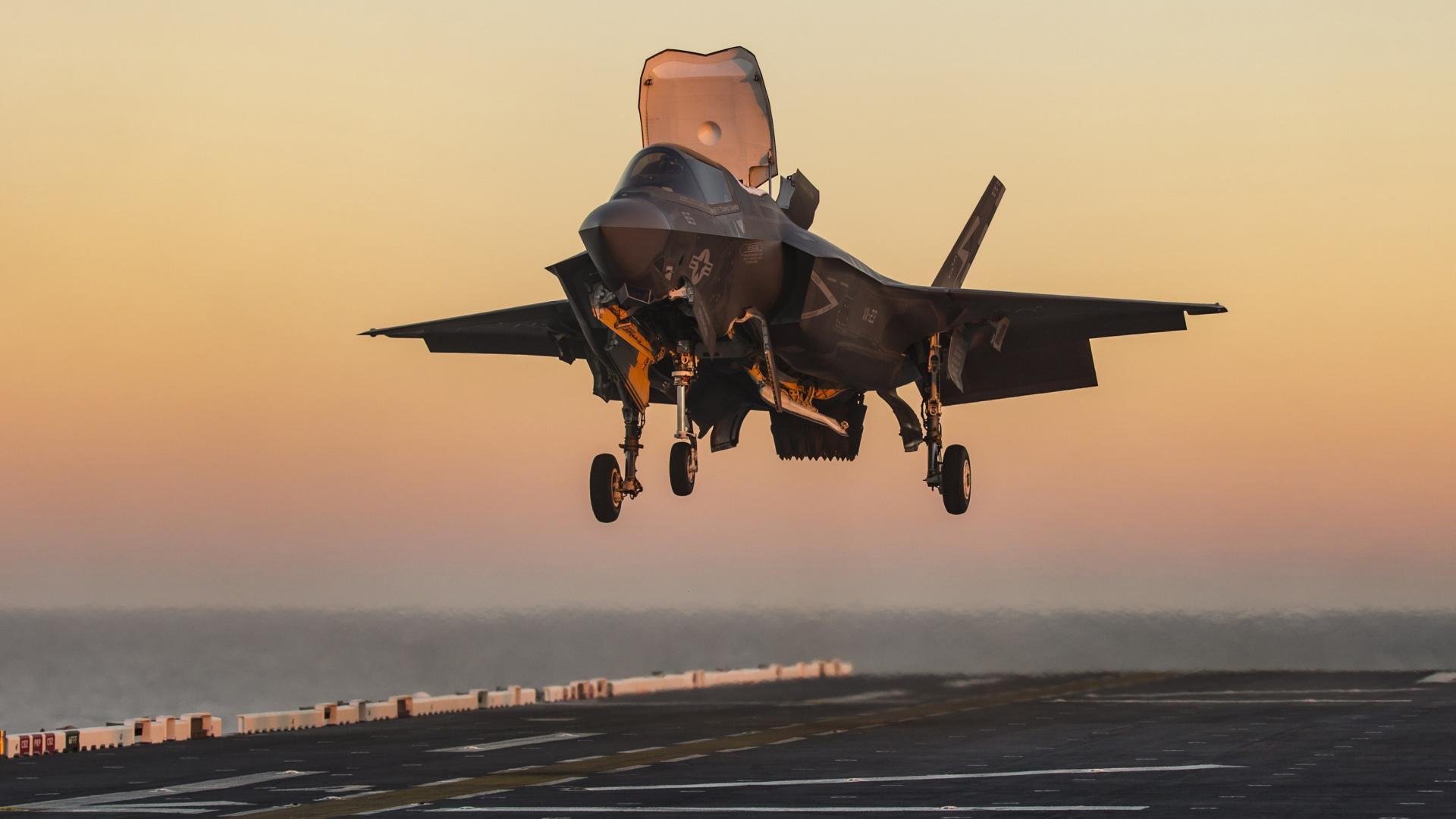 F1收官战，当开拓者在阿布扎比掀翻红色公牛