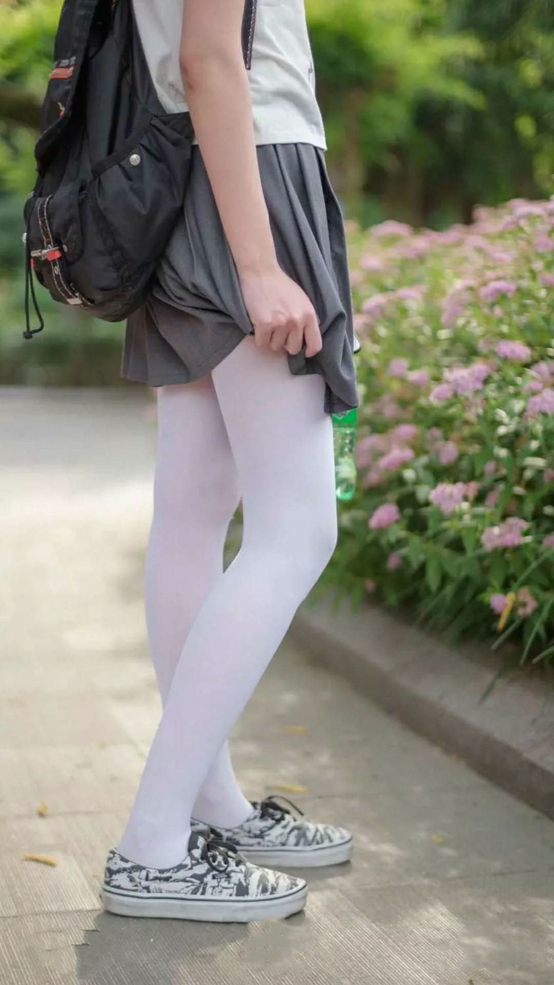 西班牙铁骑碾压莱比锡红牛，萨卡独造三球演绎完美之夜