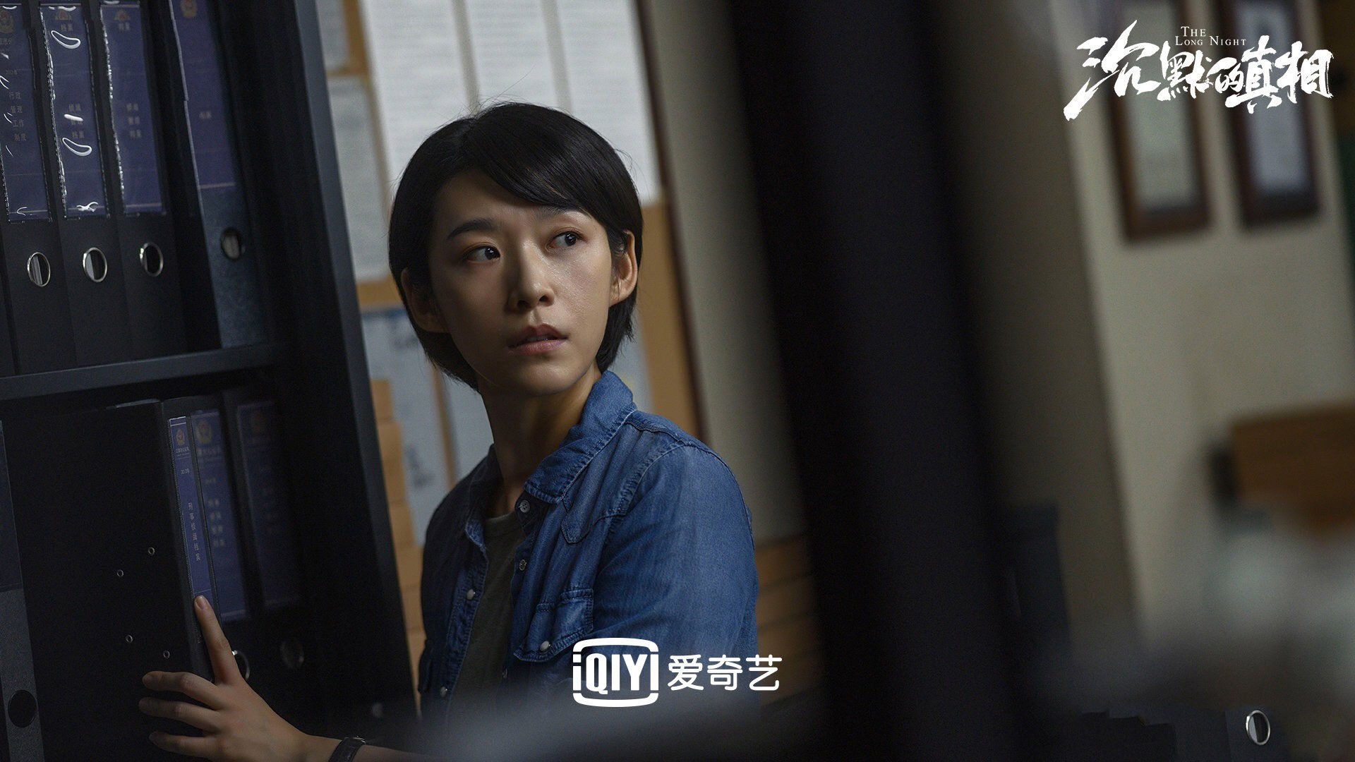 蓝黑剑芒刺破红黑铁幕,阿圭罗一人之力碾碎米兰防线