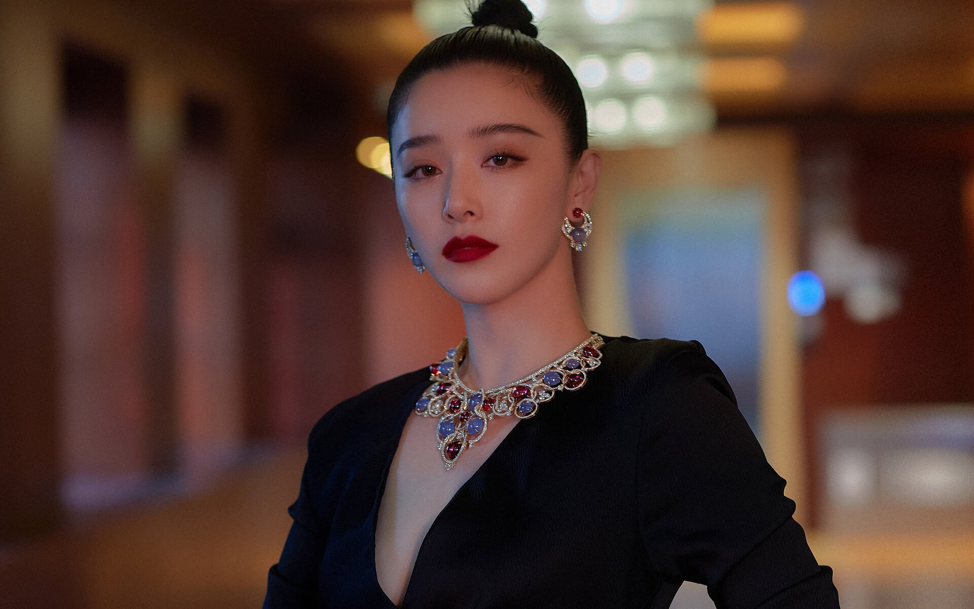 以下是为您构思的标题与文章